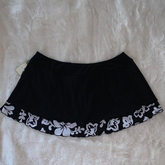 Swim Skirt (No Panty) - Picture 1 of 6